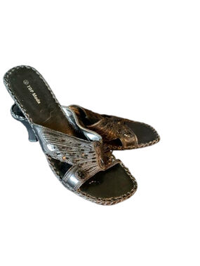 Top Moda butterfly heeled mule sandals size 8.5